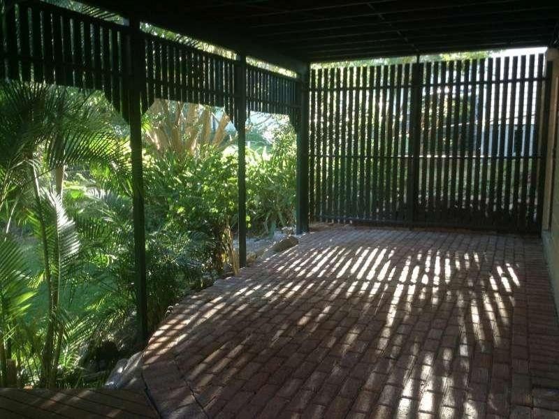 8 Parkhurst Avenue, Herston QLD 4006