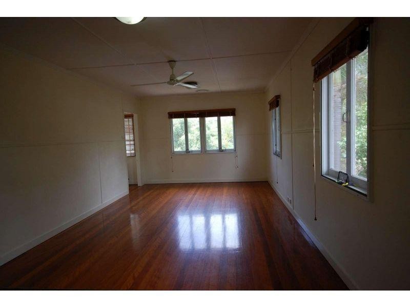 15 Monza Street, Holland Park West QLD 4121