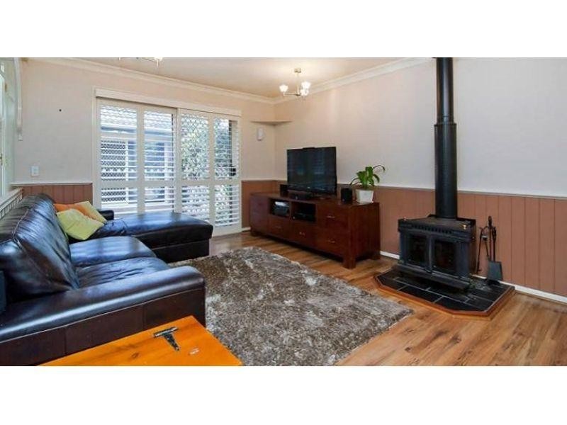 1 Warburton Close, Forest Lake QLD 4078