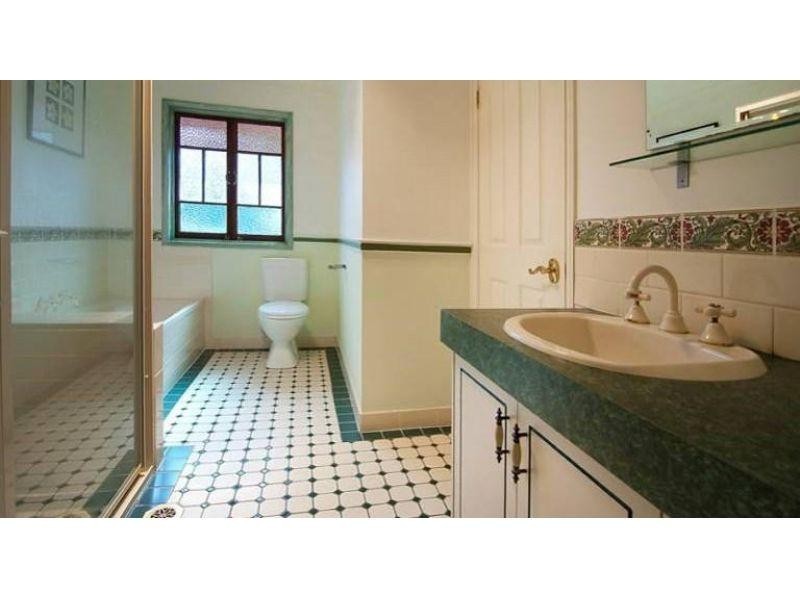 1 Warburton Close, Forest Lake QLD 4078