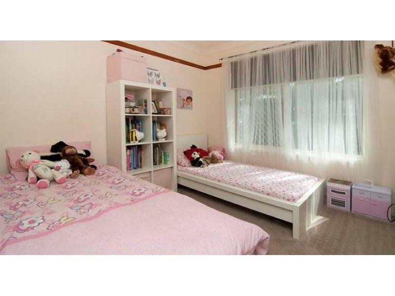 1 Warburton Close, Forest Lake QLD 4078