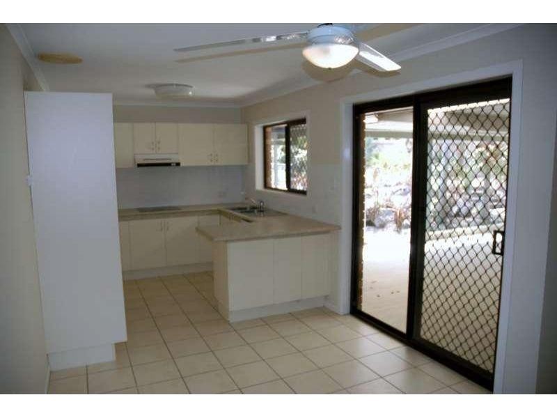 5 Lena Street, Windaroo QLD 4207