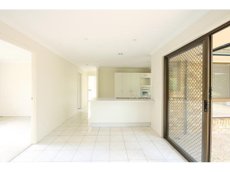 73 Glen Ross Road, Sinnamon Park QLD 4073