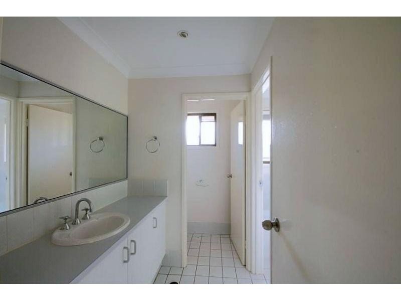 73 Glen Ross Road, Sinnamon Park QLD 4073