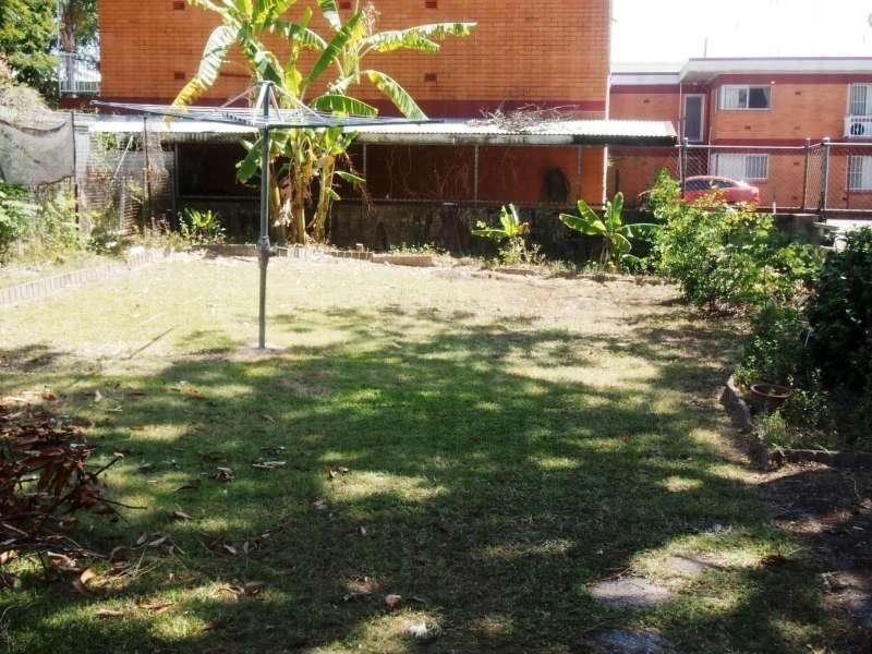 126 Juliette Street, Greenslopes QLD 4120