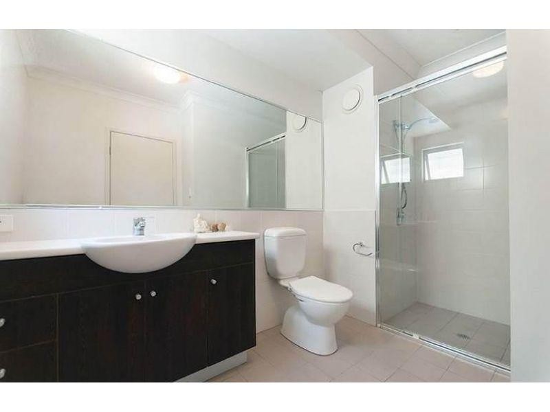 8/14 Grimes Street, Auchenflower QLD 4066