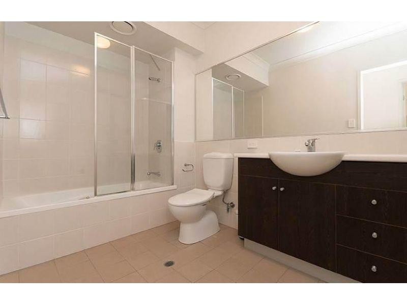 8/14 Grimes Street, Auchenflower QLD 4066