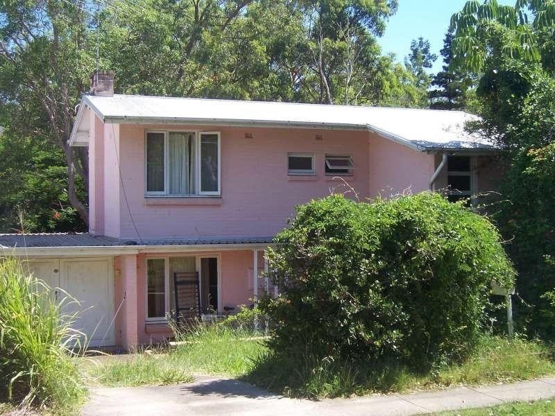 144 Highland Terrace, St Lucia QLD 4067