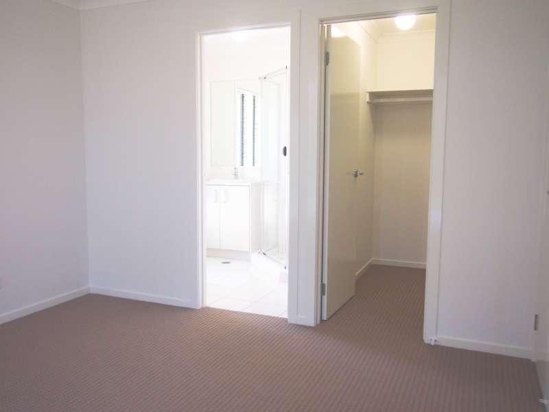 112 Whitmore Crescent, Goodna QLD 4300