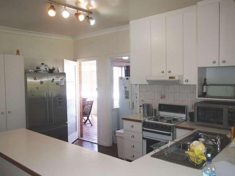 47 Simpsons Road, Bardon QLD 4065
