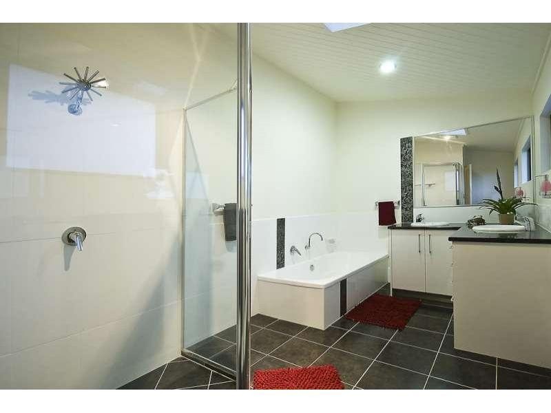 43 Stoneleigh Street, Albion QLD 4010