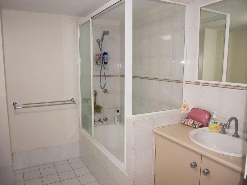 2/8 Clyde Road, Herston QLD 4006