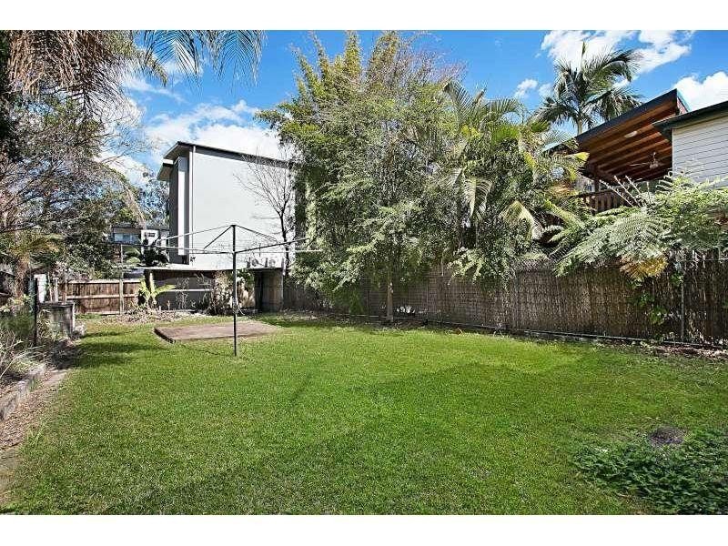 12 Farm Street, Newmarket QLD 4051