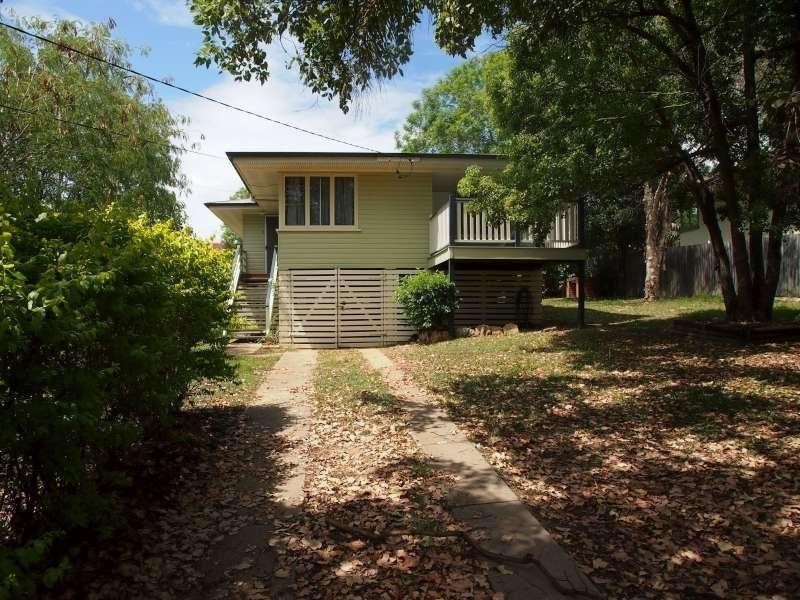 8 Odette Street, Leichhardt QLD 4305