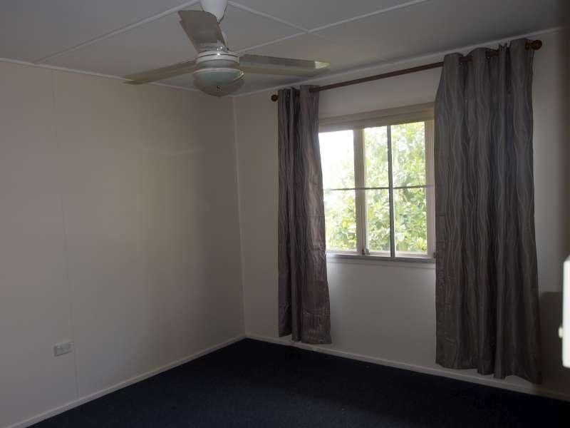 8 Odette Street, Leichhardt QLD 4305