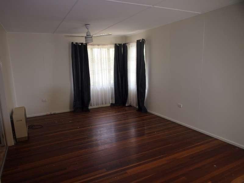 8 Odette Street, Leichhardt QLD 4305