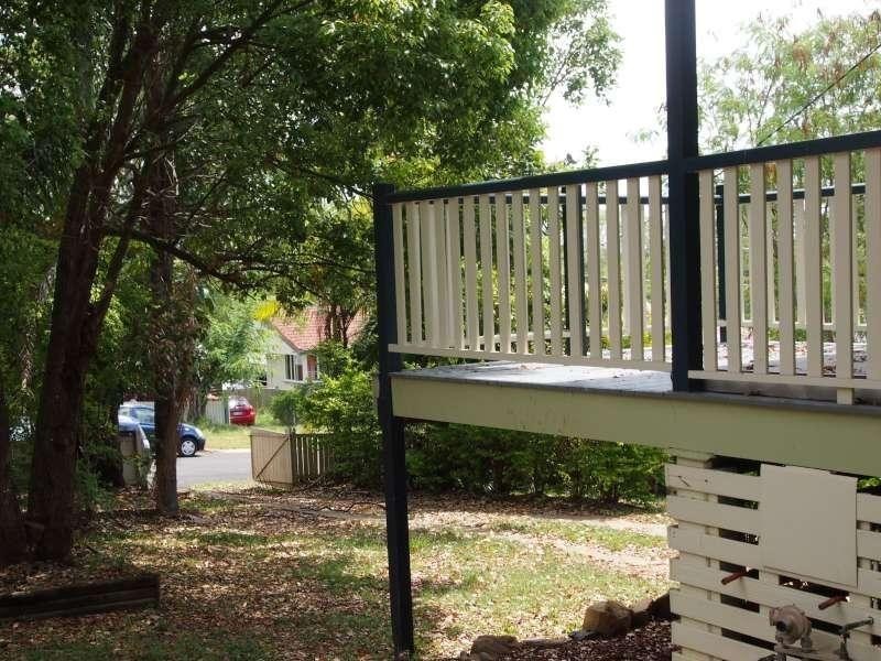 8 Odette Street, Leichhardt QLD 4305