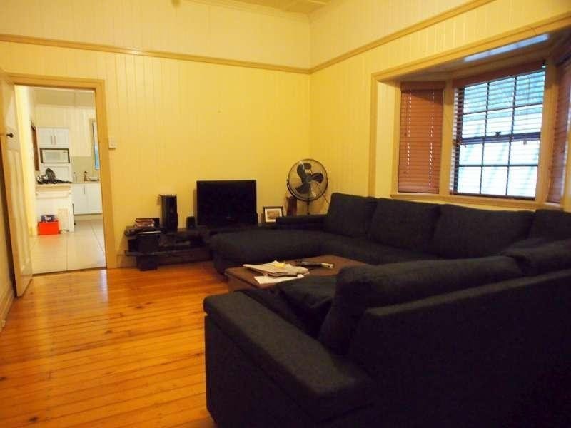 134 Woodend Road, Woodend QLD 4305