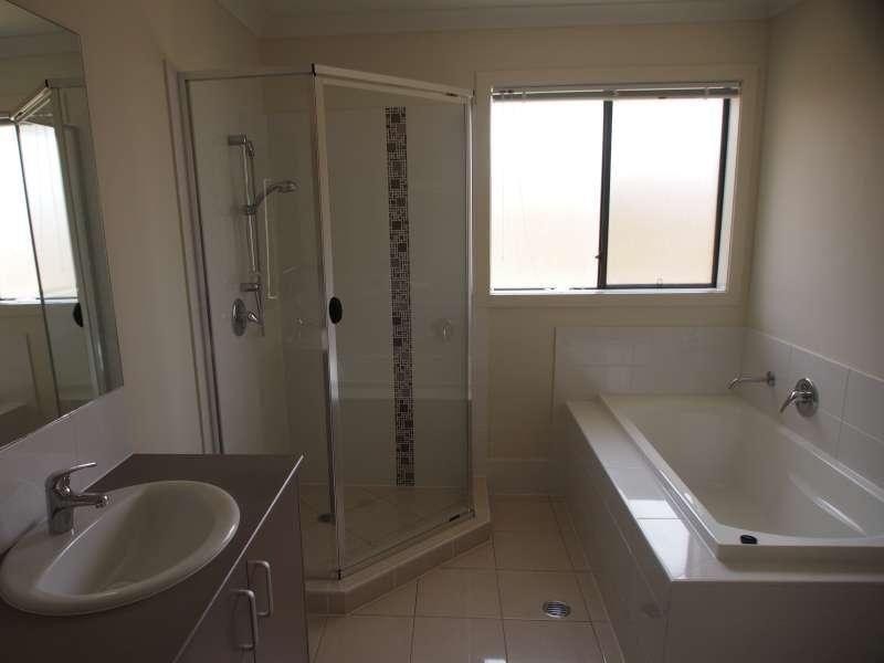 20 McCarthy Crescent, Goodna QLD 4300