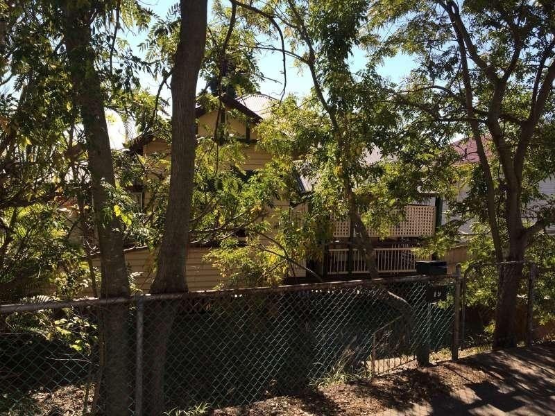 19 Garrick Terrace, Herston QLD 4006
