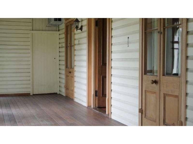 16 Graceville Ave, Graceville QLD 4075