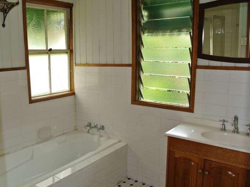 16 Graceville Ave, Graceville QLD 4075