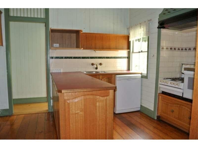 16 Graceville Ave, Graceville QLD 4075