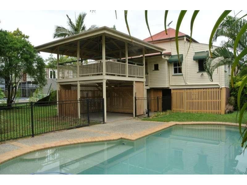 16 Graceville Ave, Graceville QLD 4075