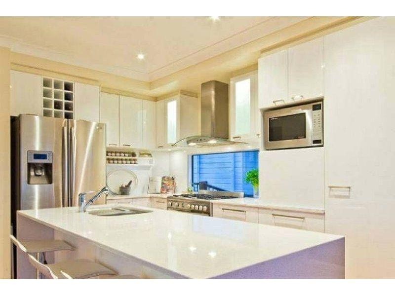 17 Chaseley Street, Nudgee Beach QLD 4014