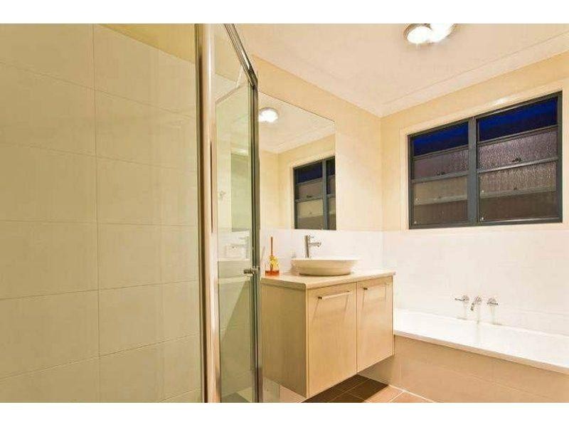 17 Chaseley Street, Nudgee Beach QLD 4014