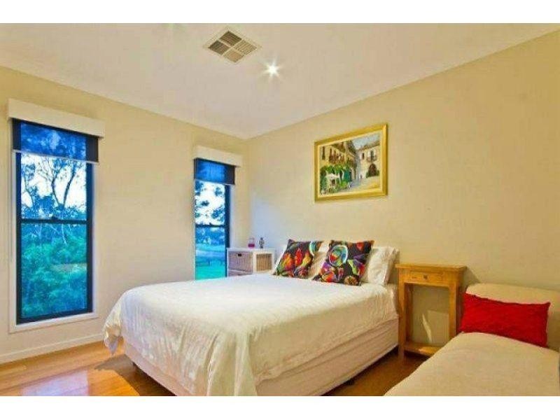 17 Chaseley Street, Nudgee Beach QLD 4014