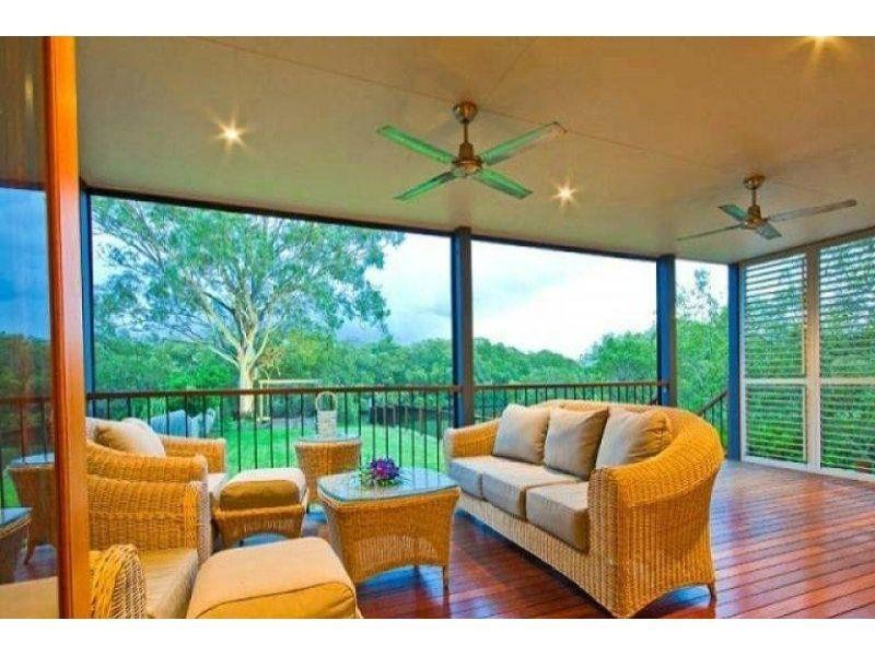 17 Chaseley Street, Nudgee Beach QLD 4014