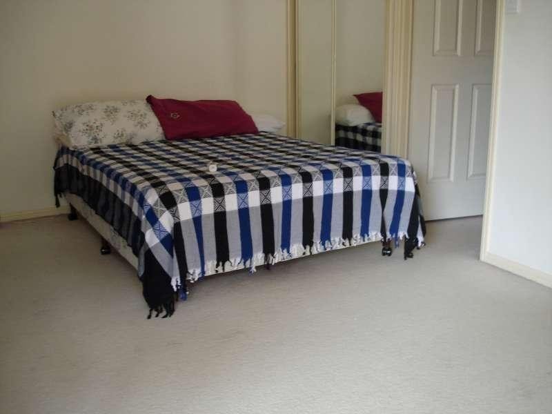 4/52 Mitre Street, St Lucia QLD 4067