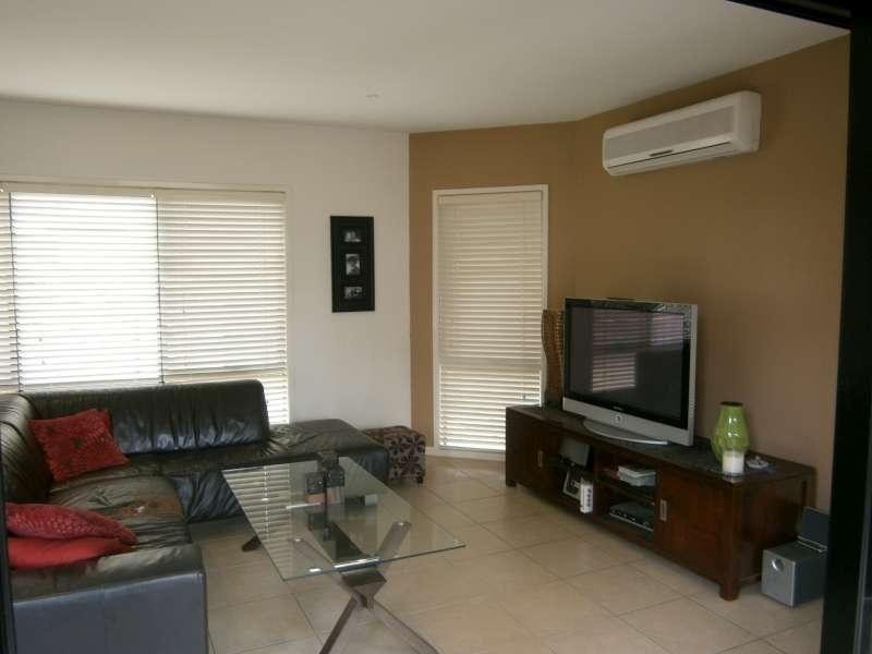 2/18 McPherson Road, Sinnamon Park QLD 4073