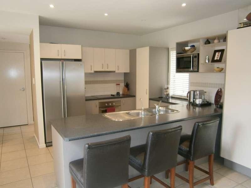 2/18 McPherson Road, Sinnamon Park QLD 4073