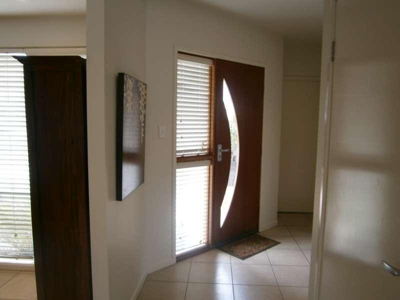 2/18 McPherson Road, Sinnamon Park QLD 4073