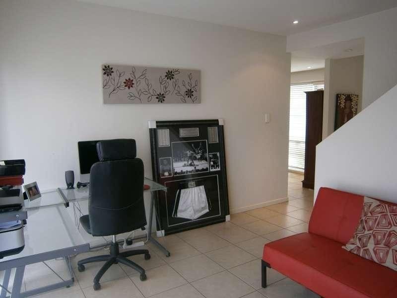 2/18 McPherson Road, Sinnamon Park QLD 4073