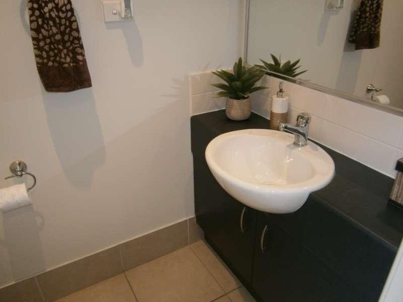 2/18 McPherson Road, Sinnamon Park QLD 4073