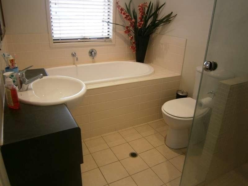 2/18 McPherson Road, Sinnamon Park QLD 4073