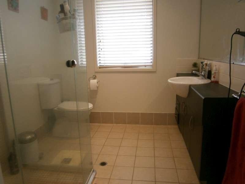 2/18 McPherson Road, Sinnamon Park QLD 4073