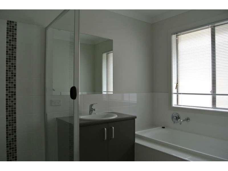 24 McCarthy Crescent, Goodna QLD 4300