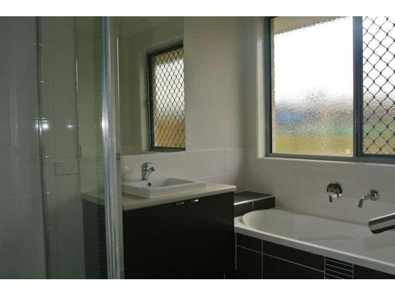 10 Shanks Court, Bundamba QLD 4304