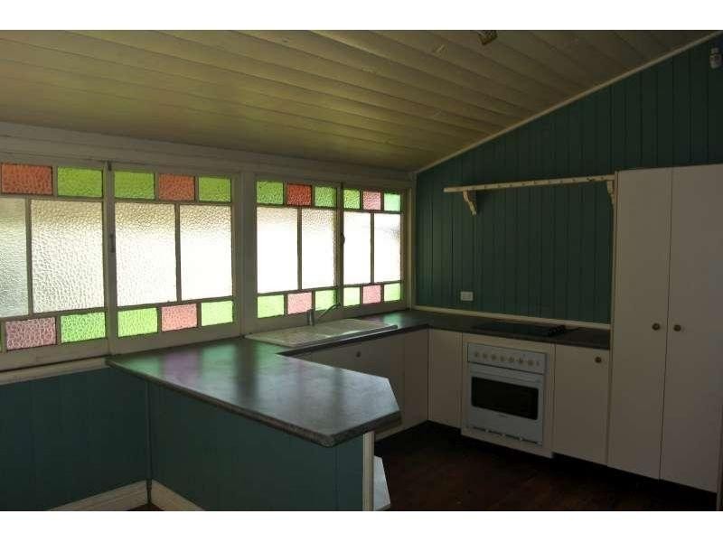 30 The Terrace, North Ipswich QLD 4305
