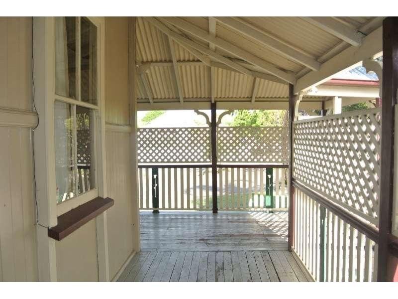 30 The Terrace, North Ipswich QLD 4305