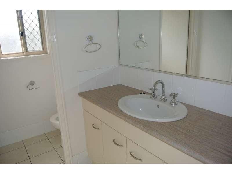 102 Anna Drive, Raceview QLD 4305