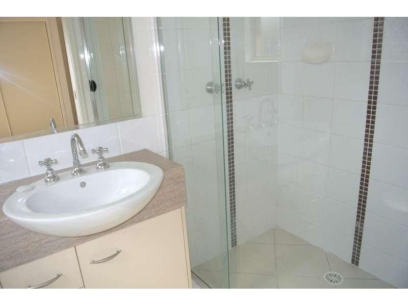 102 Anna Drive, Raceview QLD 4305