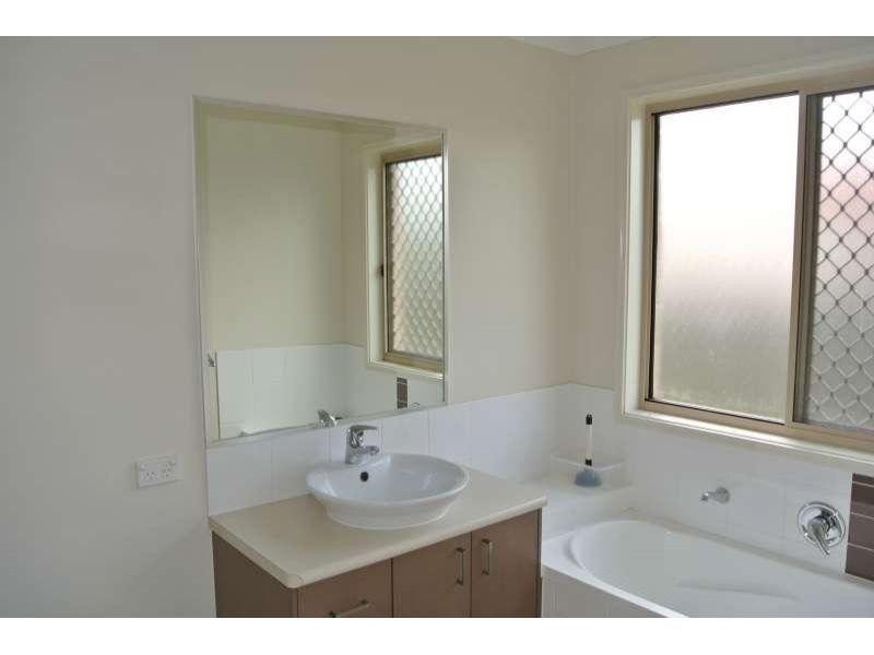 73 Vinyard Street, One Mile QLD 4305