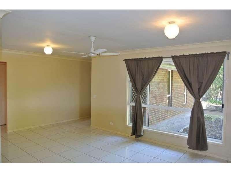 11 Paroo Place, Hillcrest QLD 4118