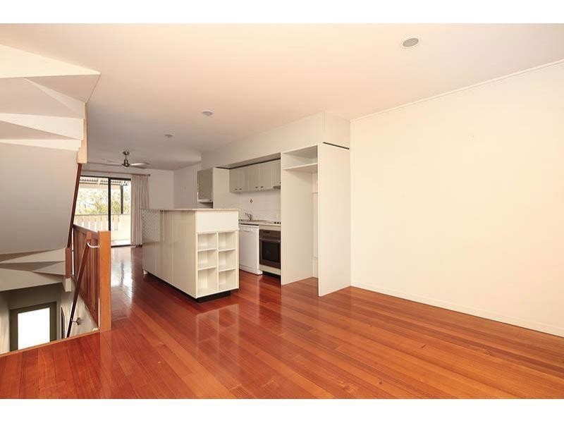 9 Rosecliffe Street, Highgate Hill QLD 4101