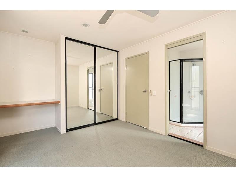 9 Rosecliffe Street, Highgate Hill QLD 4101